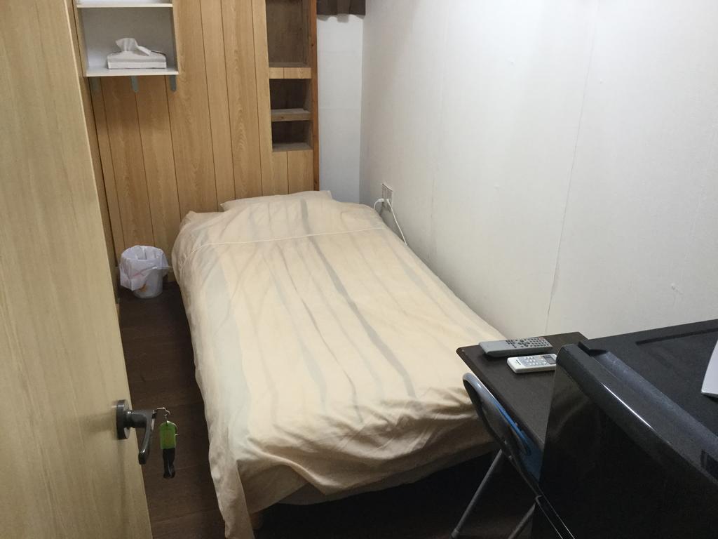 Guest House Lough Style Урума Екстер'єр фото